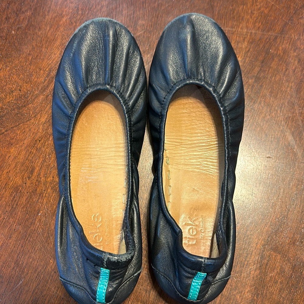 Used Black Tieks size 7